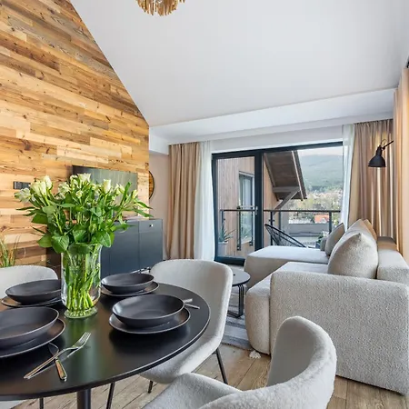 Obroncow Pokoju 14 Apartament