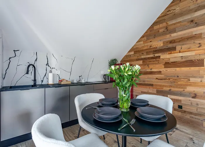 公寓 Obroncow Pokoju 14