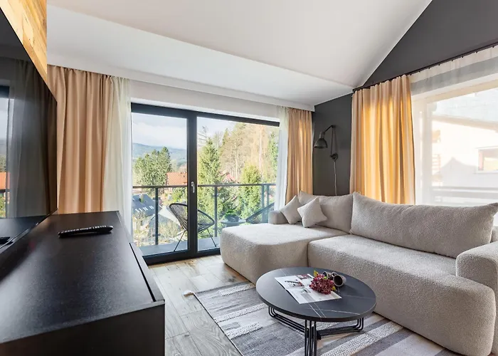 公寓 Obroncow Pokoju 14 *